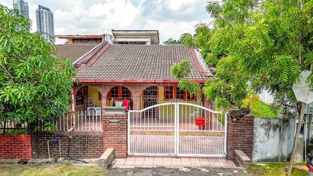 LIMITED UNIT CORNER LOT MV 1.8MIL Single Storey Lucky Garden Bangsar 1