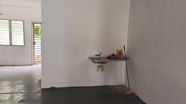 Ground Floor shop Taman Lestari Perdana Seri Kembangan for rent 3