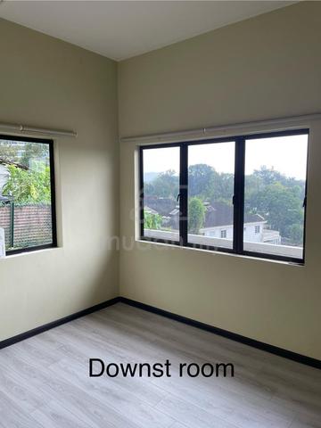 SEMI D RENOVATED SINGLE with BASEMENT UNFURNISHED TMN LAKE VIEW TPG 1