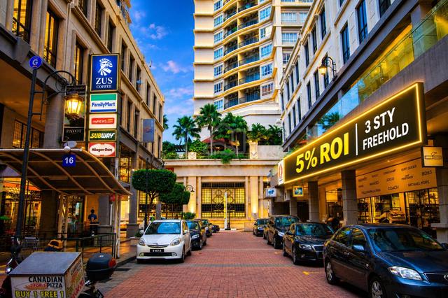 5% ROI PLAZA DAMAS 3 Sty Shop office [ Fully Tenanted ] 1