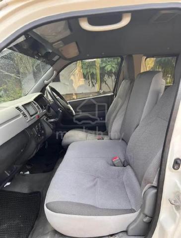 2010 Toyota HIACE 2.7 (M) - 3