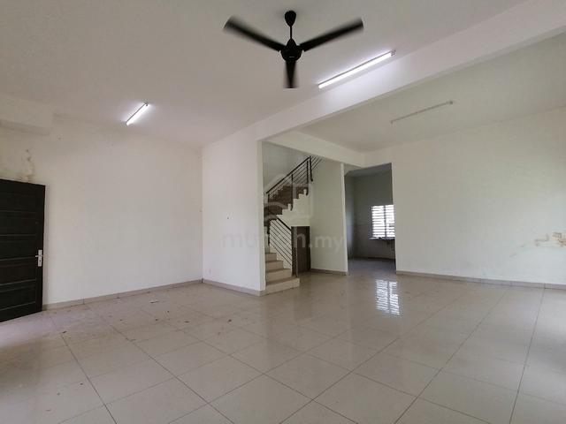Spacious Semi-D with Huge Land – Opposite Garden | Peaceful & Exclusiv 1