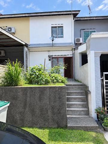 Rumah Kos Rendah Dua Tingkat 1