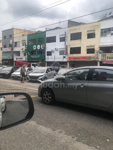 Taman Maju Jaya opposite plaza pelangi , 3-storey shop lot for rent, 1