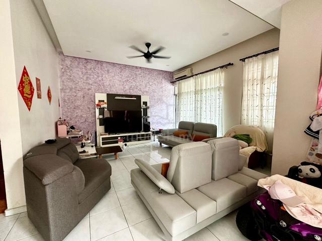 Taman Bukit Jaya Ulu Tiram 3 Storey Semid Good Condition For Sale 1