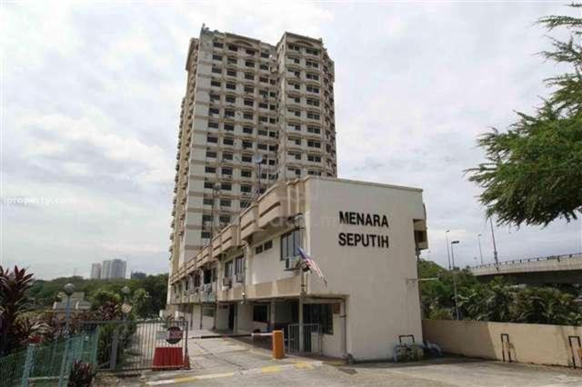 Menara Seputih 1