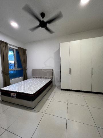 Epic Residence Larkin Medium Room For Rent 1