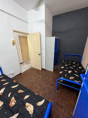 Bilik Sewa Lelaki, Bukit Saujana, Johor Bahru, CIQ Singapore, HSA 1