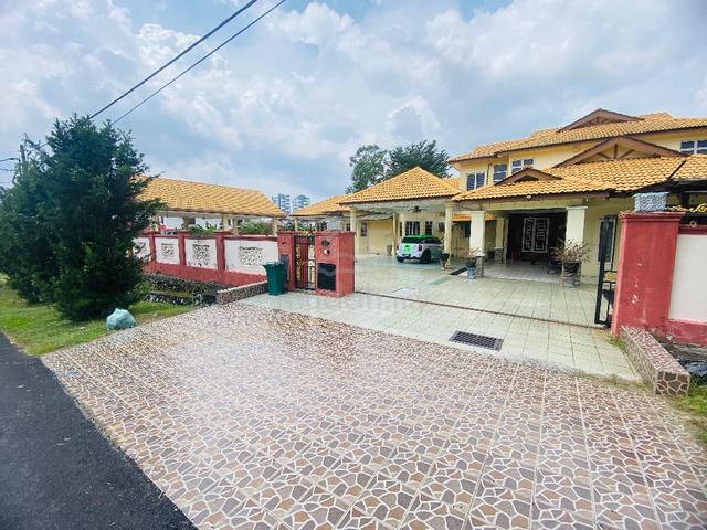 Bungalow Sek 3 Bandar Baru Bangi 14K Sqft 8R5B Fully Reno Extend Cheap 1