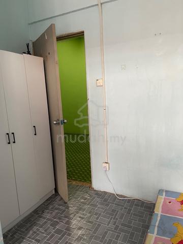 Mencari housemate wanita 1