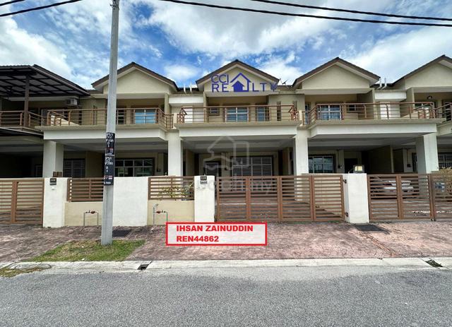 2 TINGKATš„ NEAR PADANGāTANAH LUASā
GATEDā” Sp Saujana S.Petani 1