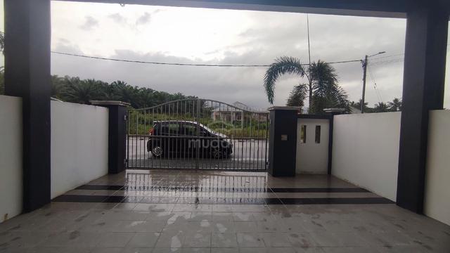 Rumah puisng disewa untuk bumiš”700 Kosong unit ada grill. 1