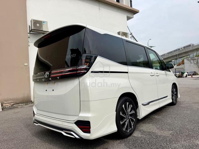 2022 Toyota VOXY 2.0 SZ FACELIFT MODELISTA BODYKIT - 2