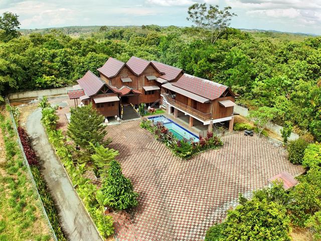TURUN HARGA ⭐️FULLY FURNISHED Homestay dan Tanah Dusun Di Masjid Tanah 1