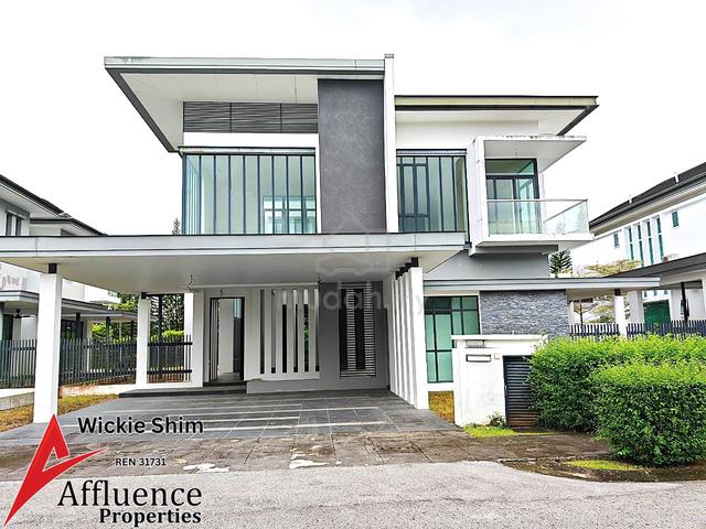 Two Storey Bungalow House at La Promenade Precinct Luxe 1
