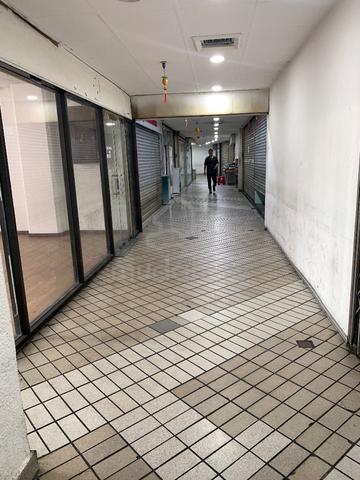 Holiday plaza Johor Bahru shop for rent 1