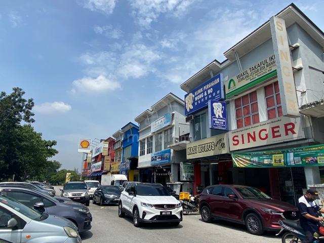 Seri Kembangan,2 Storey Shop For Rent,Facing Main Road,Serdang 1