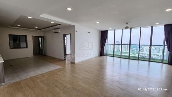 LakeFront Residence 1