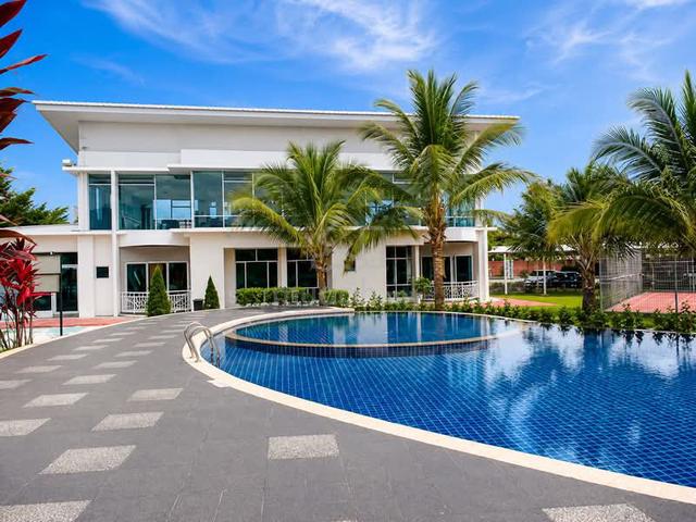 Sky Gardens Residences 1