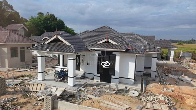 Banglo Baru 4 Bilik 2 Bilik Air – Kampung Padang Merbau, Melor 1