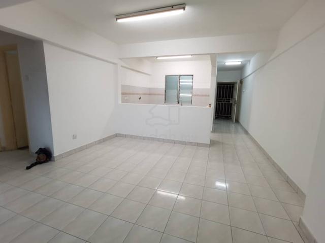 Plaza 393 1