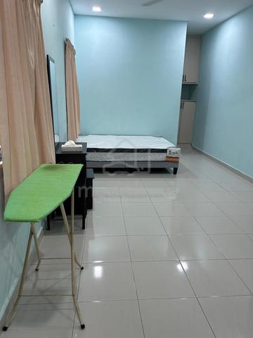 Single room for rent in Kota Warisan 1