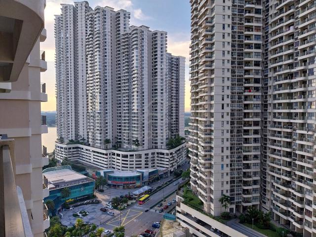 MASTER ROOM(S) Available For RENT @ Country Garden Danga Bay 1