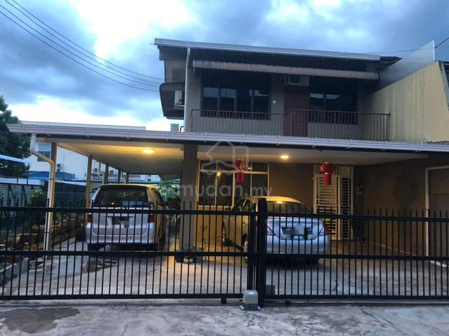 CORNER, Tun Ahmad Zaidi Adruce, Double Storey 1
