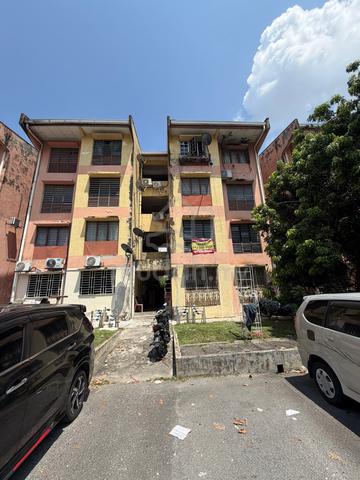 Flat Dato Ahmad Razali 1