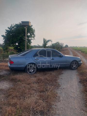1995 Mercedes Benz 280E 2.8 (A) - 5