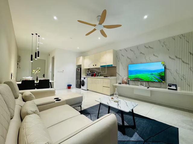 Aura Residence 1