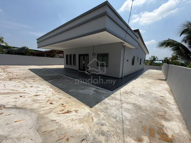 Johor Bahru Larkin Jalan Datin Halimah Single Storey Bungalow House 1