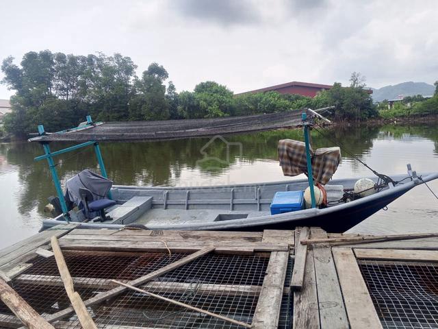 Bot Fiber 22 kaki,lebar 6 kaki sekali engine 60 HP - photo 2 of 4