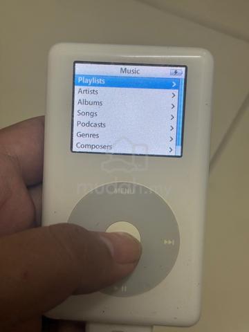 Apple iPod Classics 4th Generation - photo 2 of 4