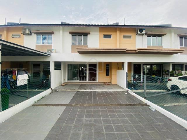 Double Storey Terrace Jalan Galaksi Bandar Mahkota Banting 1