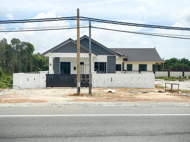 Rumah BANGLO CANTIK 4BILIK TEPI JALAN UTAMA KG GONG BADAK KUALA NERUS 1