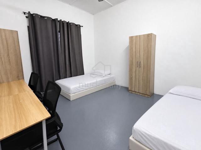 Fully Furnished Johor Parit Raja Room For Rent 1