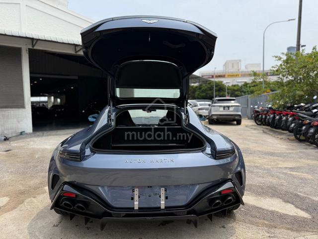 2025 Aston Martin Vantage (Unreg) (Concours Blue) - 5