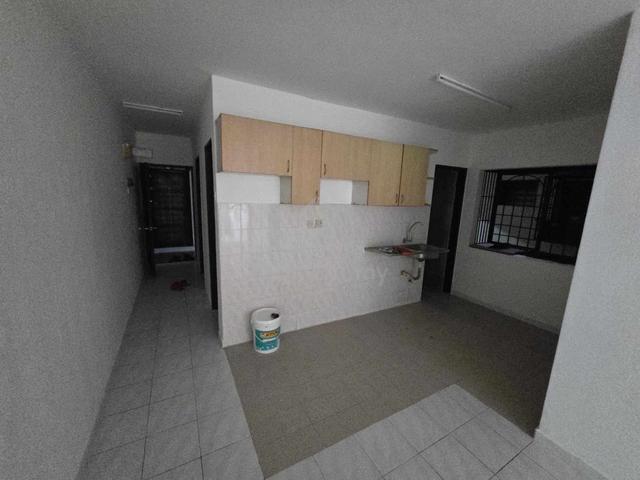 Apartment Lestari (Damansara Damai) 1