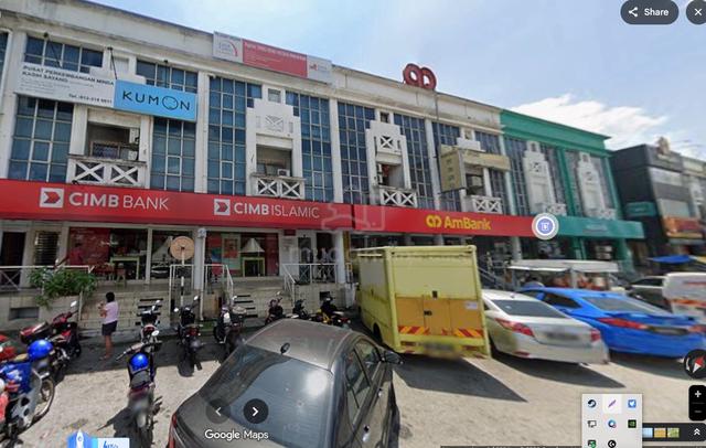 22x75 facing main road 3 storey shop Taman kinrara Bandar kinrara TK 1