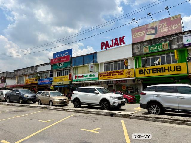 Value Rent Facing Mainroad Crowded First Floor 20x70 Shop Sijangkang 1