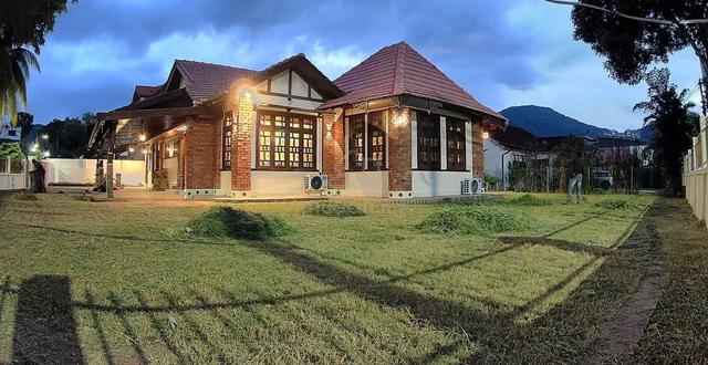 Tanjung Bungah Bungalow | 7,800 sqft Land | Renovated  1