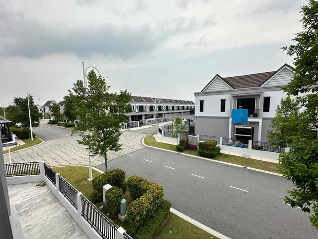 Eco Meadows Corner Unit with larger land size Simpang Ampat For Sale 1