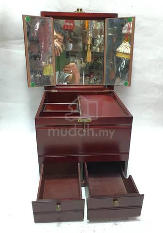 Carousel Image