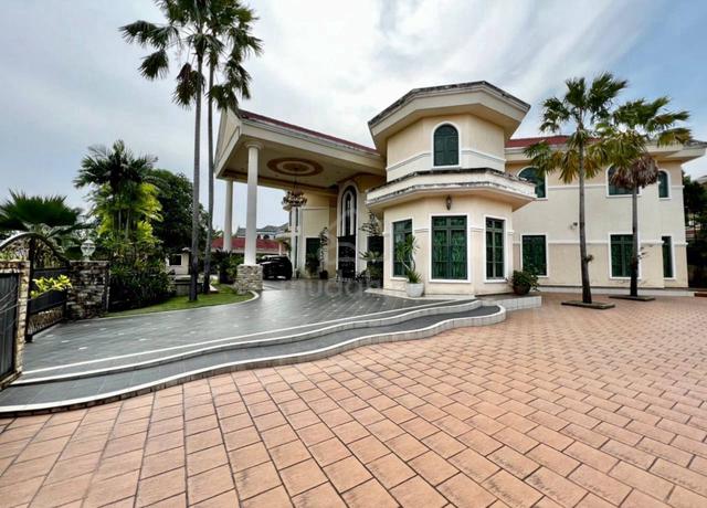 EXCLUSIVE LUXURY BUNGALOW with annexe, Kota Warisan Sepang 1
