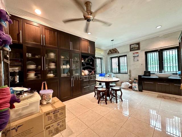 LUXURY | RENOVATED ‼️ 2 Storey Bungalow House USJ 17, Subang Jaya 5