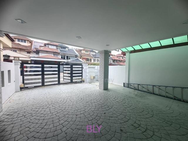 Bukit Tinggi Klang 2.5sty House Newly Painted Partial Furnished Rent 1