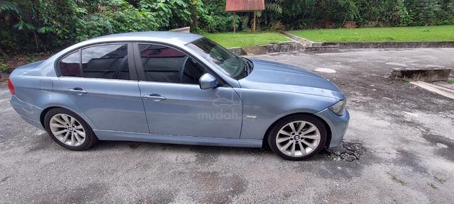 BMW E90 Facelift - 4