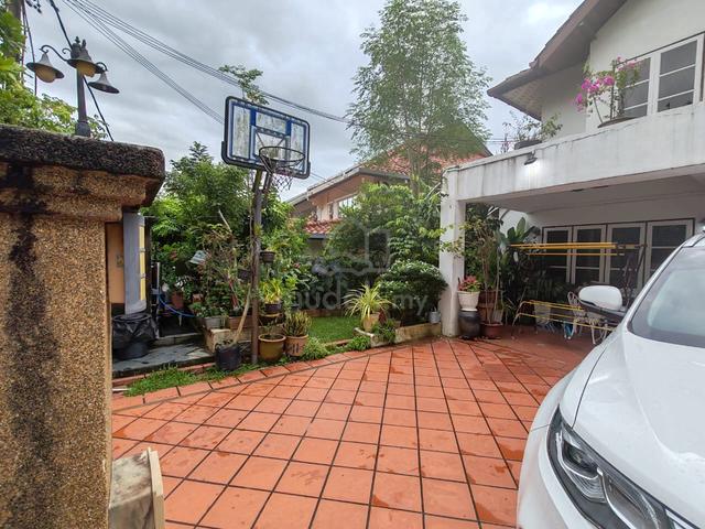 Beautiful end lot in prestigious ttdi 1