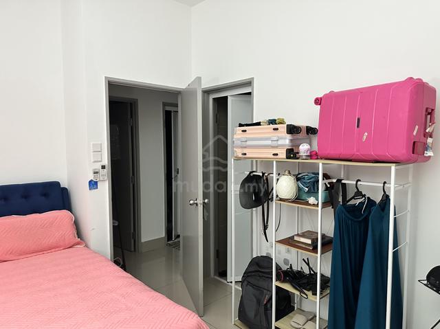 Room for Rent – Single Working Female 1